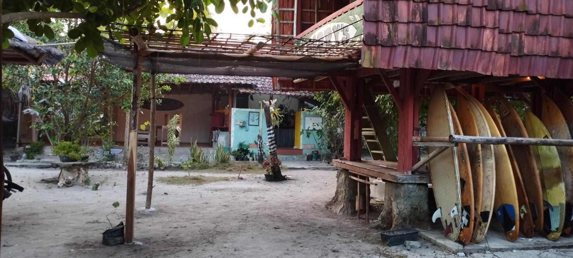 Harry'S Ocean House Watukarung Homestay Kalak Exteriör bild