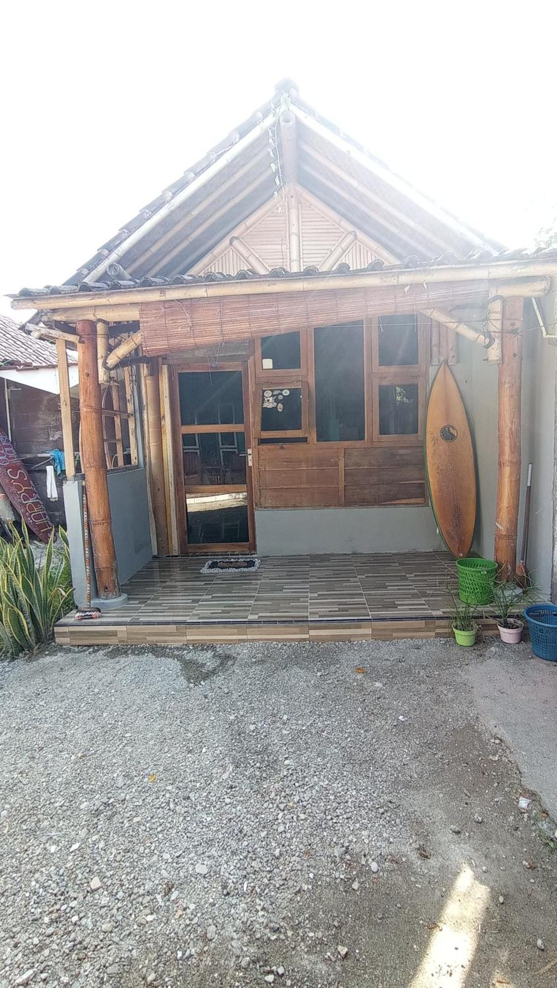 Harry'S Ocean House Watukarung Homestay Kalak Rum bild