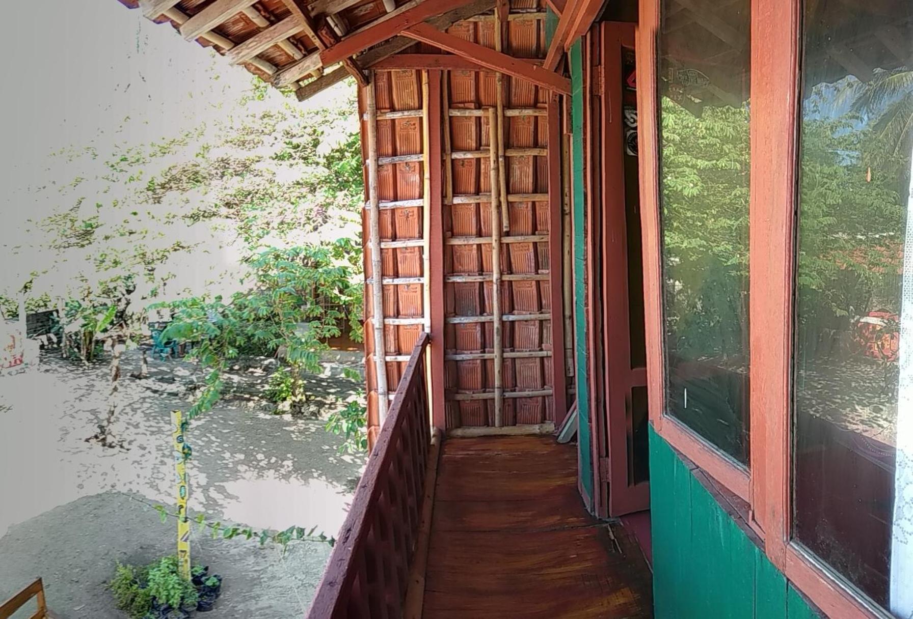 Harry'S Ocean House Watukarung Homestay Kalak Rum bild