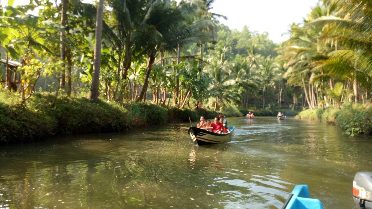 Harry'S Ocean House Watukarung Homestay Kalak Exteriör bild